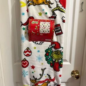 Dr. Seuss Grinch Red and Green Blanket